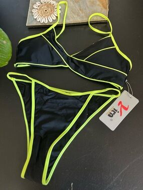 Yira 2 piece bikini black/neon green size Large